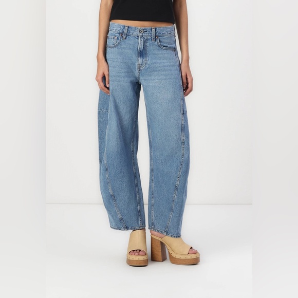 Abercrombie & Fitch Denim - NWT Abercrombie & Fitch Mid Rise The Ultra Barrel Jeans 25 long